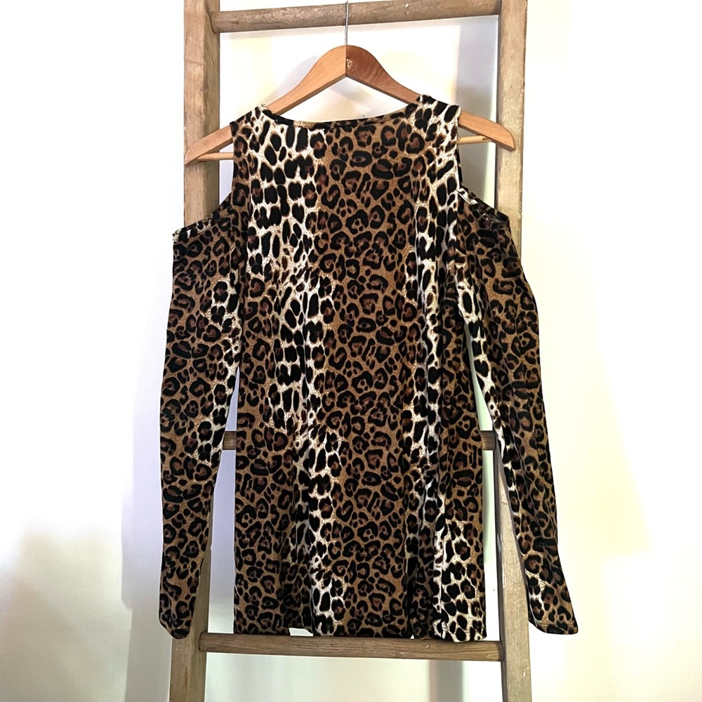 a.gain leopard cold-shoulder knit top tunic - Picture 2 of 2